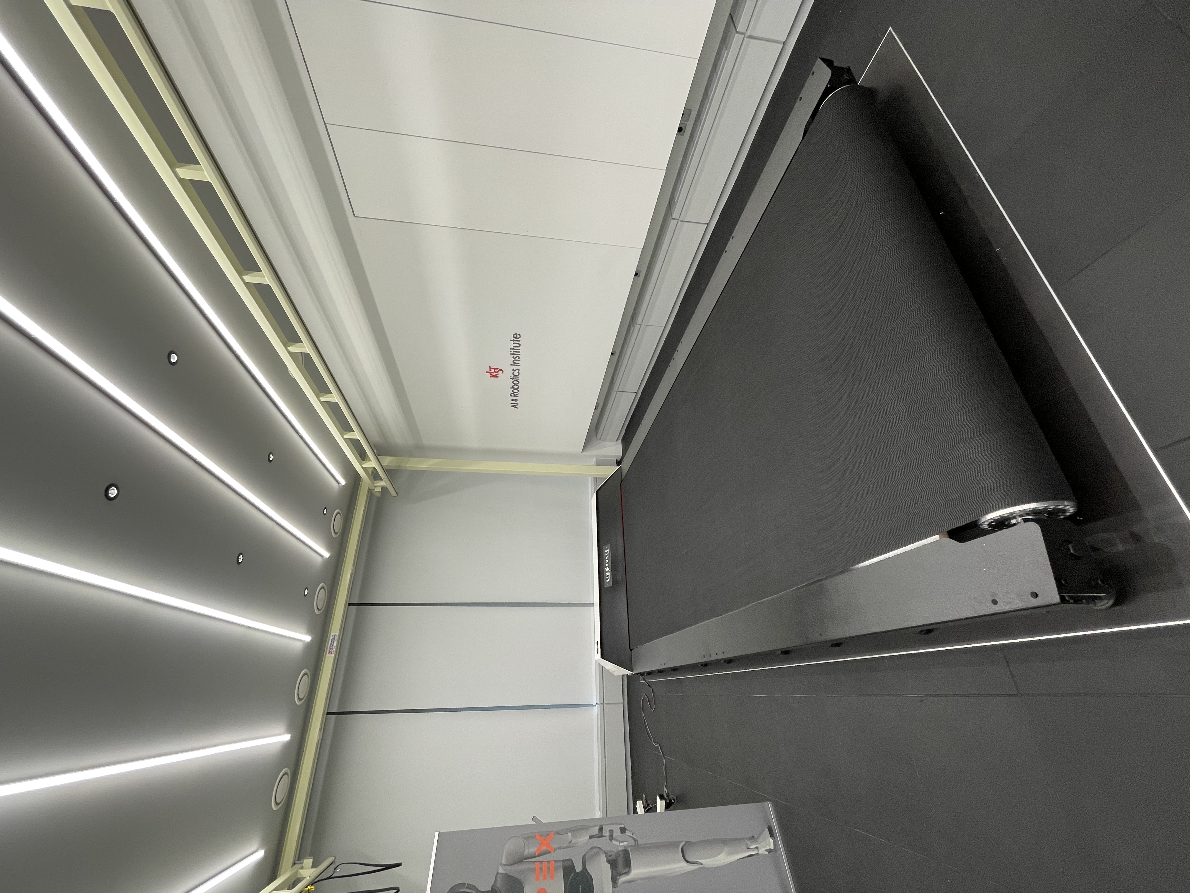 KIST Advanced Robotic Mobility and Intelligent Locomotion Research Platform KUT-2000L